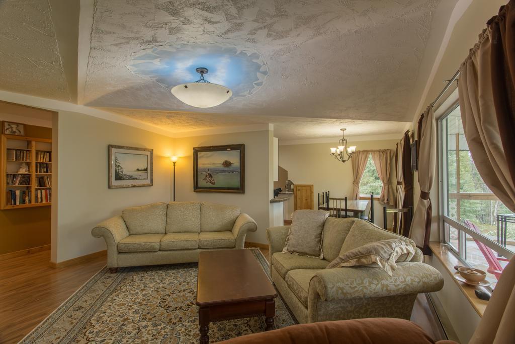 Higgin'S Inn Powell River Zewnętrze zdjęcie